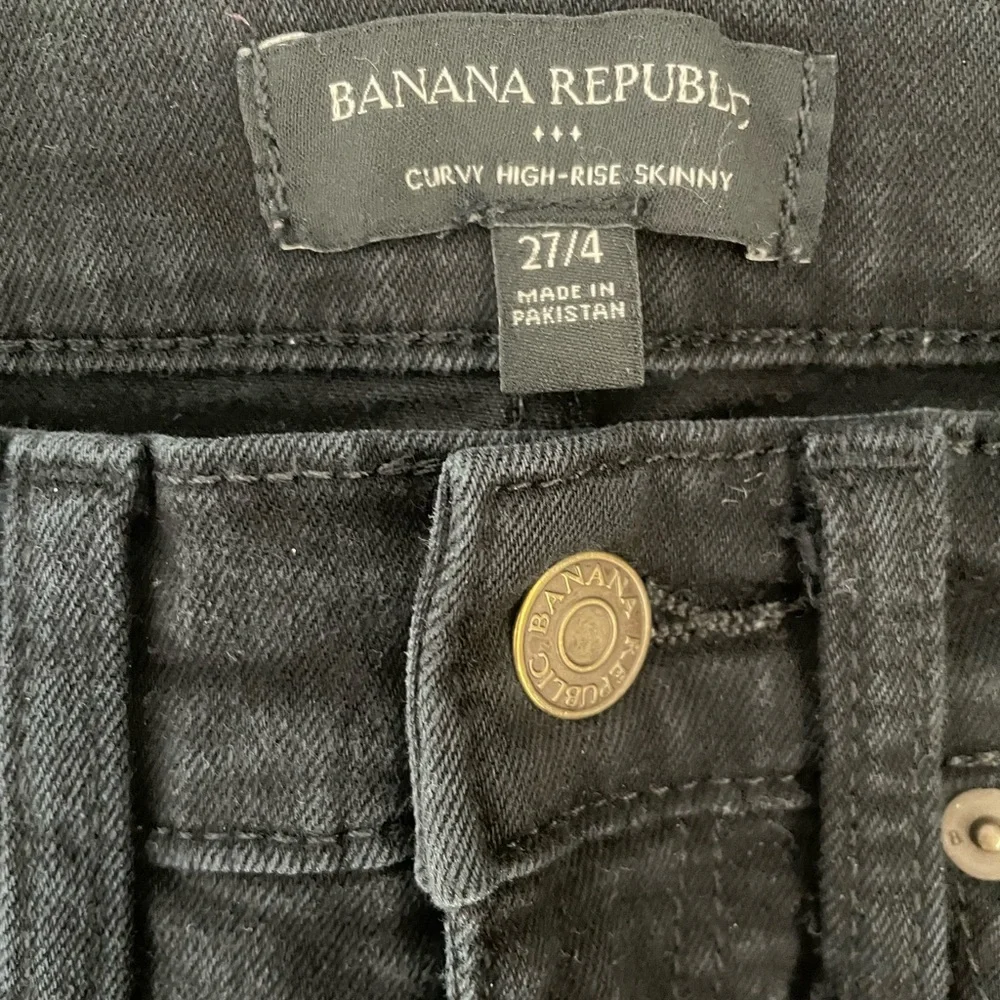 Banana Republic Curvy High Rise Skinny Jeans - Black Rinse - Size 27/4 - Picture 3 of 3